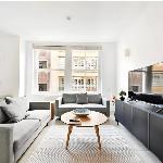 Luxury City of London Family Tourist Professional Accomodation - St Pauls Cathedral - Tottenham Court Road - Oxford Street - Sleeps 8
