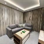 004 JRE apartment with stunning boulevard veiw