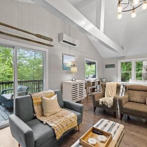 TreeTop House- A Hillside 3Bed Retreat -Chalk Pond