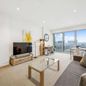 Vision 1BR Apartment – Square View & Parking
