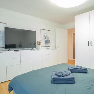 5-Star Penthouse with Private Jacuzzi at Elite Comfort