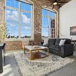 Stylish and Comfortable Apt Close to DT GVL