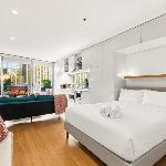 Poolside Studio Retreat Near Oxford Street