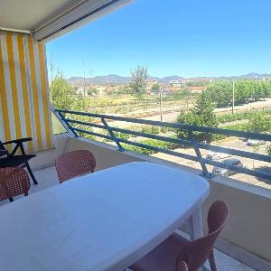 Studio for 4 with pool 350m from beach