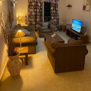 Spacious 2BR Pool-View Apartment in Hadaba