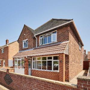 Host & Stay - Roseberry Avenue