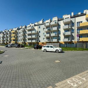 Comfortable Apartment for 4 Guests with Terrace Garden and Projector by Noclegi Renters