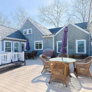 Expansive Oasis With Water Views Walk To Beach!