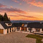 The Majestic - Elevated Views Sauna & Game Room