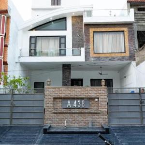 The Golden window villa