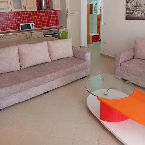 Lora's Beach Apartment