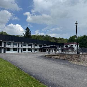 Raystown Country Lodge