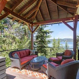 Lakeview cabin near Harrison with firepit