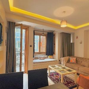 Taksim Square1BR Suite 02
