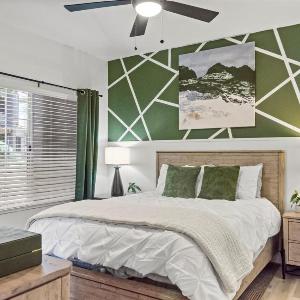 Upscale King Bed Desert Escape Near TPC-Westworld