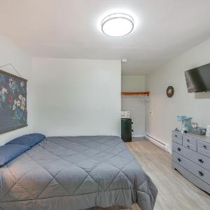 Cozy Room Near Schroon Lake Marina Town & Beach!