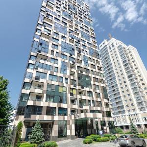 8-59 Tetris Dilova 1-2 Kyiv centre Olimpiiska metro nearby 15 kW backup power Petrovdom Apartment