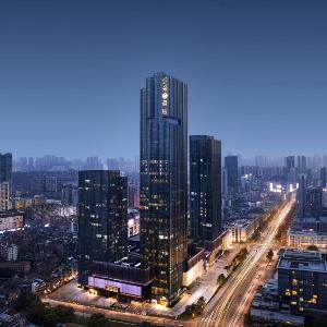 Atour S Hotel Wuhan Panoramic river views from Zhongshan Avenue Jianghan Road Pedestrian Street
