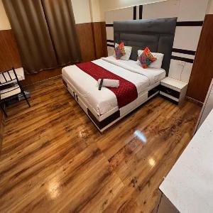 Hotel Red Diamond Residency