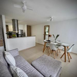 Miramar Comfort Apartment with Pool