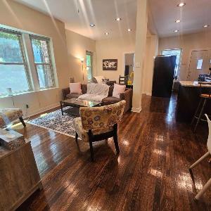 2 Bedroom Unit in Uptown Chicago