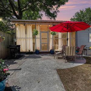 Birdhouse: Pet friendly 2 Bed With Yard & Hot Tub