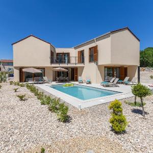 Villa Olive Court Kras