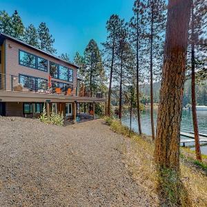 Lake House 3BR Boat Slip & Sunset Deck