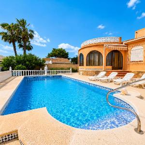 Villa Milán by Dygav