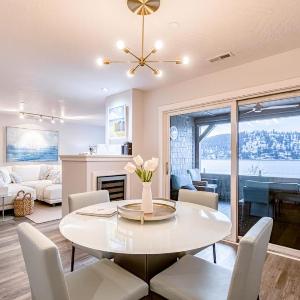 Lake Views 2BR Balcony & Beach Access