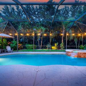 Surf Chic - Lux Salt Pool & Spa King Beds!
