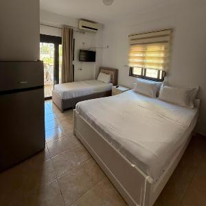 Lola rooms