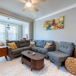 Modern 2BR Avondale with Free Parking Near CTA Illinois