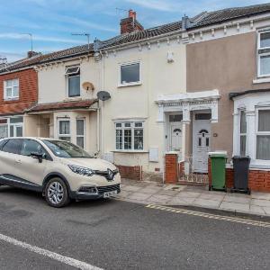 Stunning 3-Bedroom Luxury House in North End Portsmouth Pet Friendly Perfect of Groups with Private Parking SUMMER SPECIAL OFFER by Blue Puffin Stays