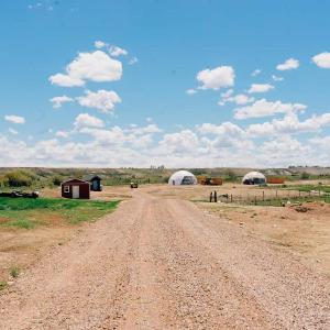 Total Ranch Retreat- 3 Separate Units 2 RV Sites