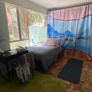 Cozy room!By the Grove!