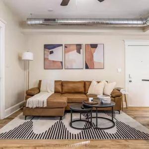 Stylish Retreat 2BR Near Frick Park Dining