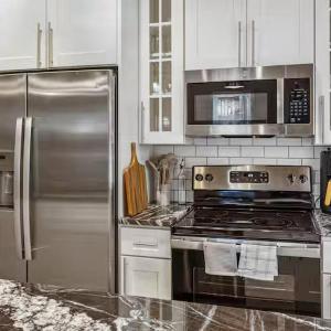 Modern Apt w/ Netflix Near Downtown & UPMC