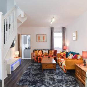 Air Maison - Cosy and Stylish 2Bed Home with Enclosed Garden