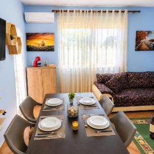 Cozy Family Apartment Near the Beach Golem