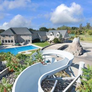 Luxury Estate with Pool Waterslide & Hot Tub