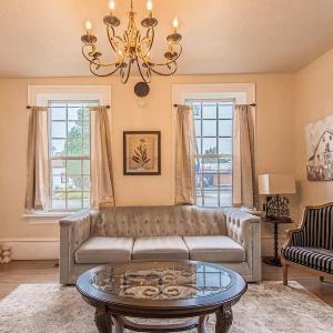 406 Canyon Rd #1