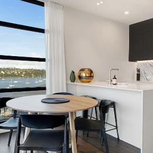 Catalina Bay Waterfront Retreat - Views - Carpark