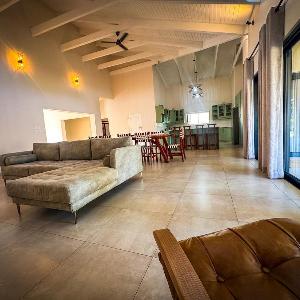Judith & Sylvester Hideaway