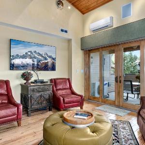 Royal Plaza at Deer Valley - One Bedroom Condo with Hot Tub #305 condo