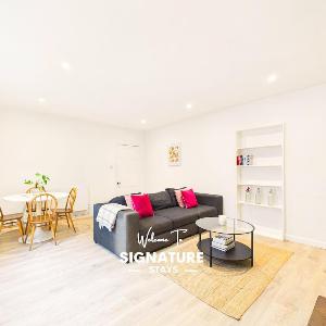NEW Stylish 2-Bed Apartment By Signature Stays with FREE Parking