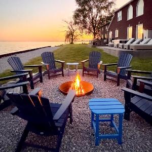 Lakefront RetreatHot Tub Game Room Sleeps 20