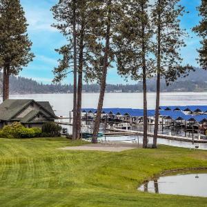 3BR Lakefront Condo Beach Pool & Lake Views