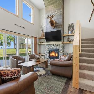 Fairway Views Near Mille Lacs Private Deck home