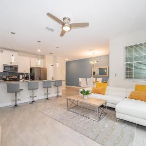 4BR Town House with Pool 5013MO